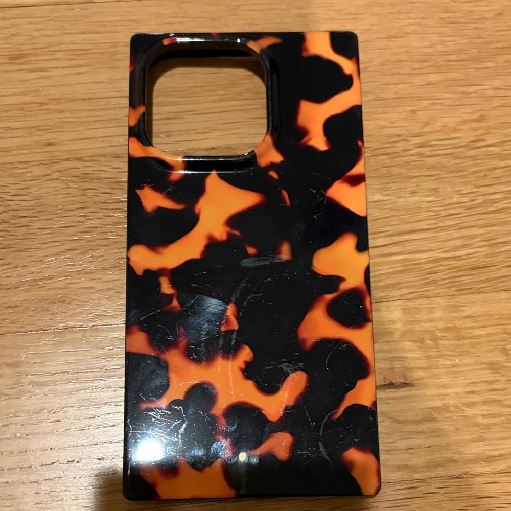 Flaunt Tortoise iPhone 14 Pro phone case with magsafe